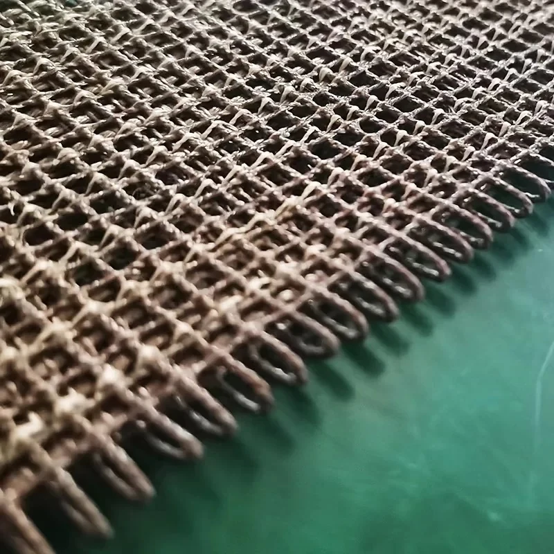 Close view of looped bullnose mesh joint construction